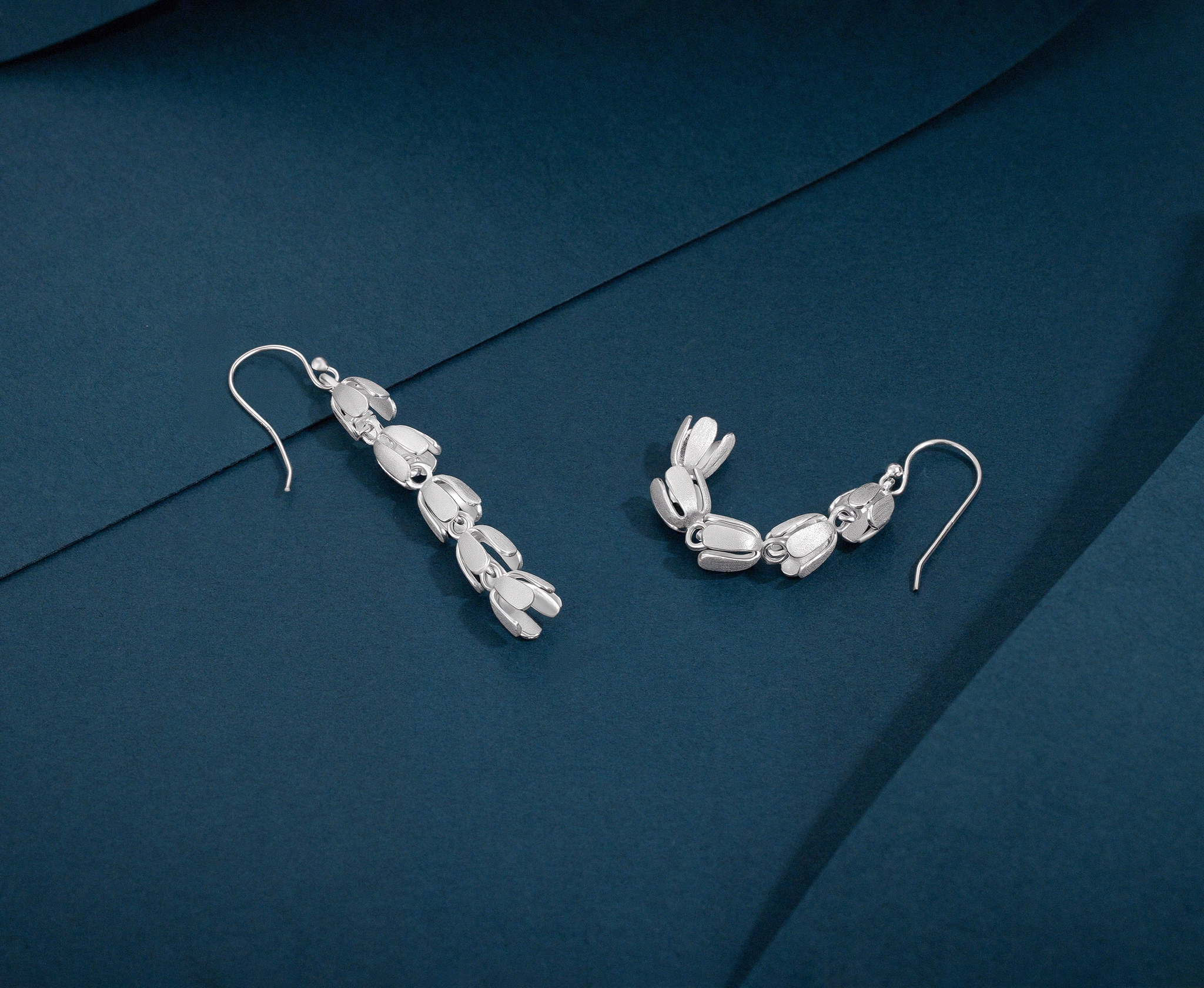 Matte Cascading Tulip Bud Linear Floral Dangle Earrings - Image 3