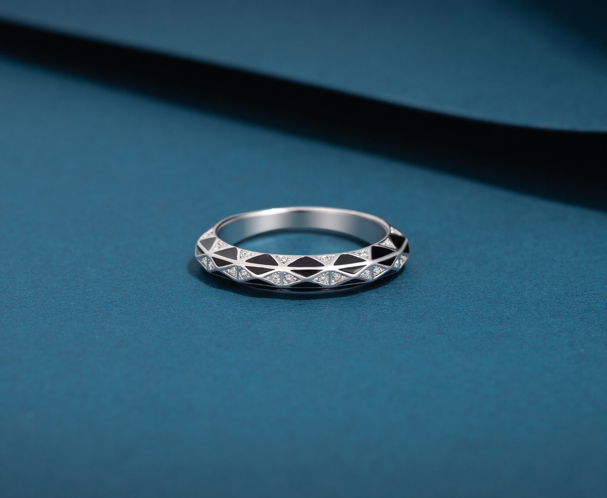 Nocturnal Prism Pavé Band ring - Image 4